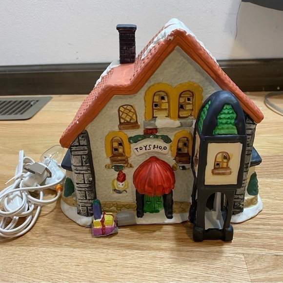 Vintage Ceramic Hand Painted Toy Shop Lighted Christmas Village House - Picture 1 of 9